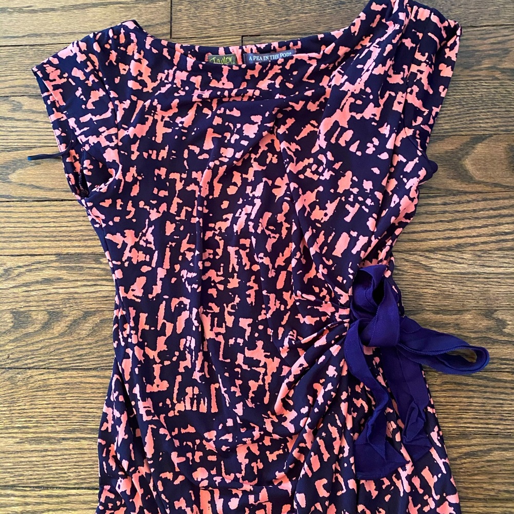 A Pea in the Pod - Maternity Dress 👗- Size Med